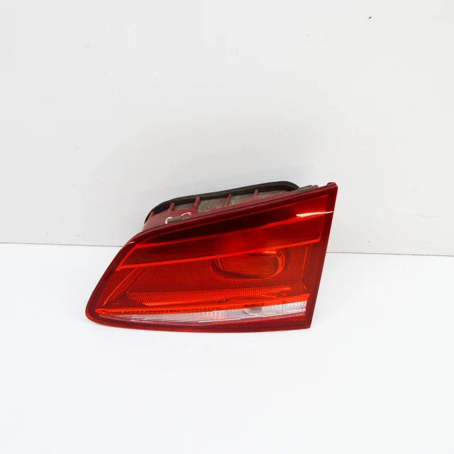 VOLKSWAGEN PASSAT Variant B7 Feu arrière de hayon droit 3AF945094B 2011
