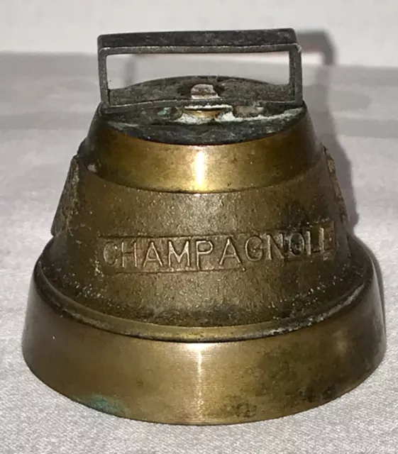 Kleine Glocke aus Bronze /Messing mit Aufschrift Champagnole