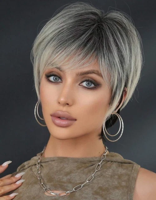 Perruque Courte Femme Synthétique Grise Style Pixie Avec Frange - Bonnet Monofilament Moyen +4 Tailles
