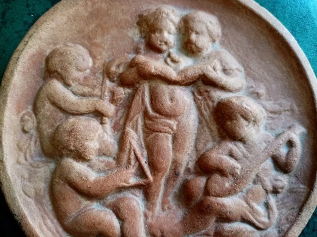 Médaillon en terre cuite du XVIII° siècle - Puttis musiciens