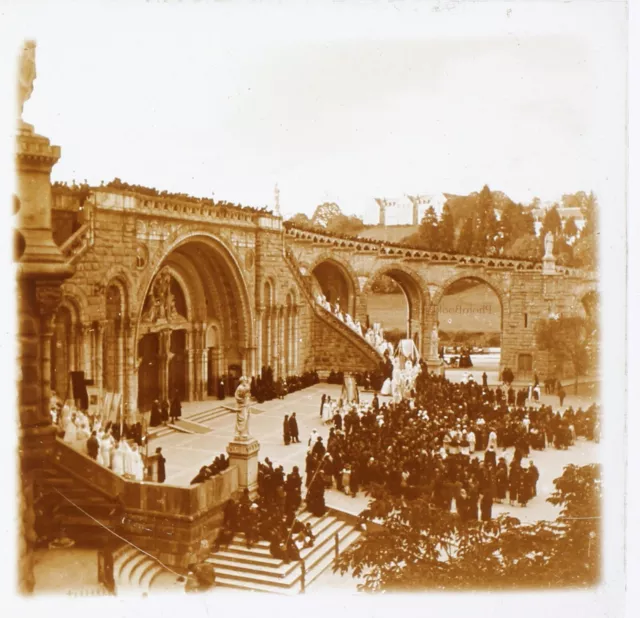 FRANCE Lourdes Procession Religieuse c1930 Photo Plaque de verre Stereo Vintage 