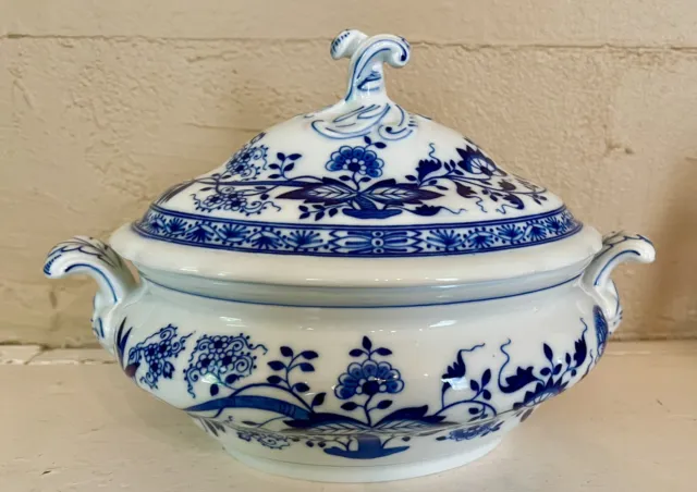 Hutschenreuther Germany Porcelain Blue Onion Oval Covered Vegetable Bowl Dish