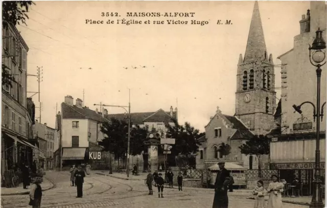 CPA AK HOUSES-ALFORT Place de l'Église and rue Victor Hugo (672007)