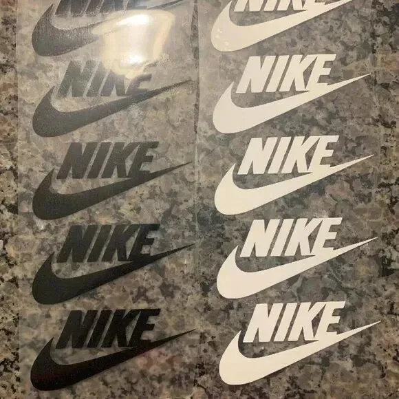 Juego de TWENTY 3"" Nike Iron on Transfers Blanco y Negro