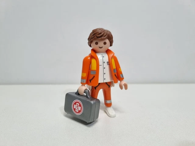 PLAYMOBIL 70195 Physiotherapeut - 39-teiliges Spielset Für Kinder Ab 4