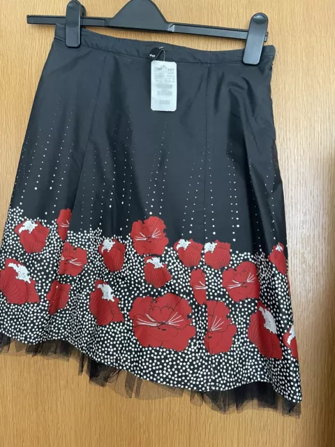 H & M women’s size 10 Flare Floral skirt With Net Under-skirting