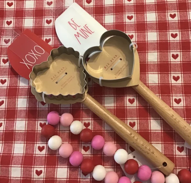 NEW! Rae Dunn Set Valentines Day Spatulas & Cookie Cutters 💟 BE MINE & XOXO 💋