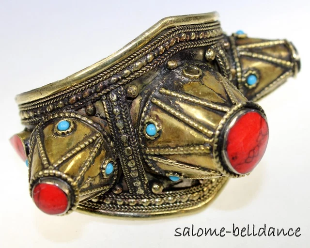 Kuchi Tribal Spike Armreif mit roten Steinen, Tribal Fusion Schmuck, Cosplay