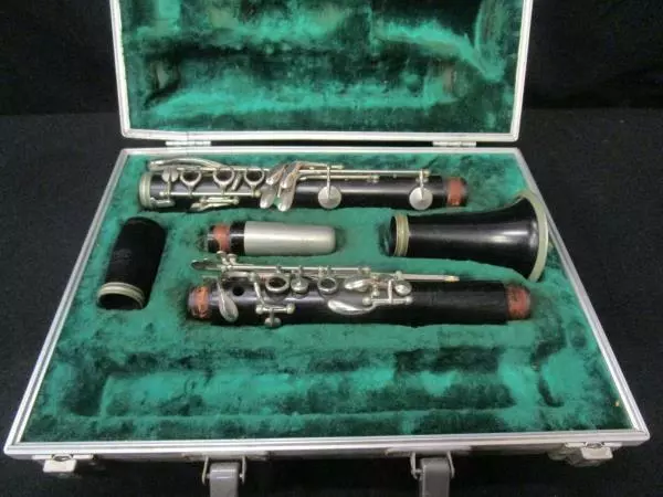 Vintage Kohlert Bixley Clarinet with Case - Need new corks