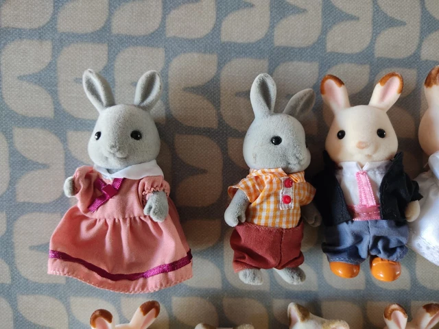 SYLVANIAN FAMILIES - various collected figures - rabbits & cats mixed £ ...