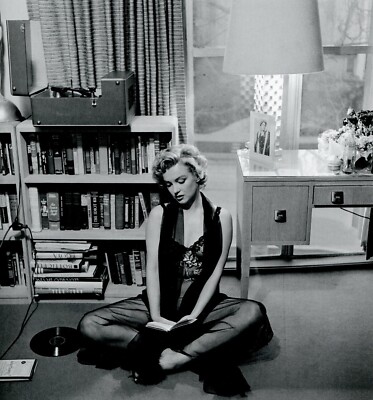 Marilyn Monroe Sitting ON Floor Black Lace 8x10 Glossy Photo