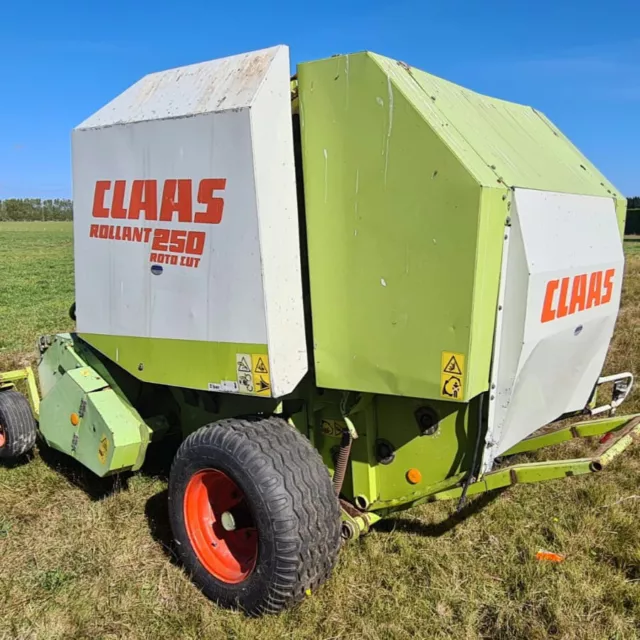 Claas Rollant 250 Baler Dismantling