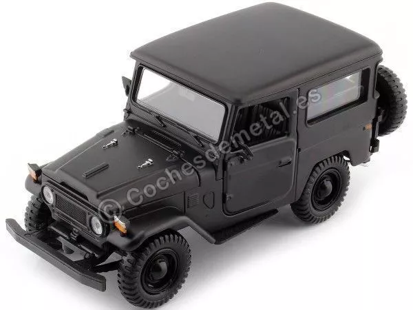 1974 Toyota FJ40 Hard Top Negro Mate 1:24 Motor Max 79323