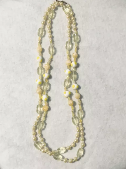 Vintage Necklace Yellow and White Flowers 55" Acrylic