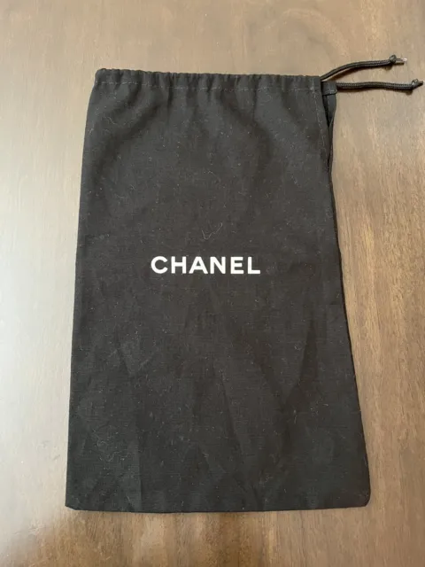 Bolsa antipolvo para zapatos Chanel negra 12 x 7,5 pulgadas usada