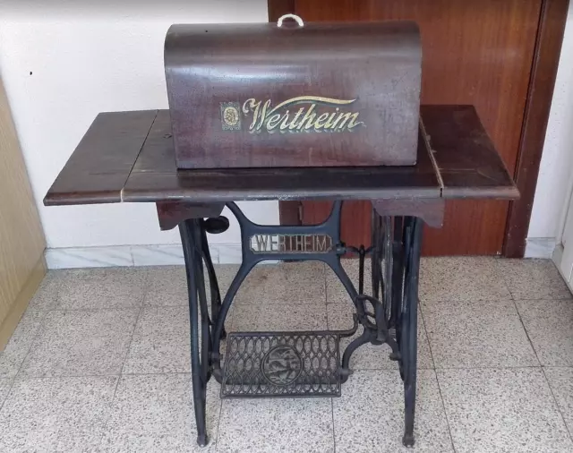 Antigua máquina de coser Wertheim 2