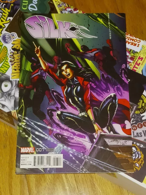 Silk # 7 (Marvel 2016) vol 2. J Scott Campbell Connecting Variant Comic