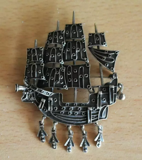 Pirates of the Caribbean Ship - Black Pearl - Silver Brooch Pin
