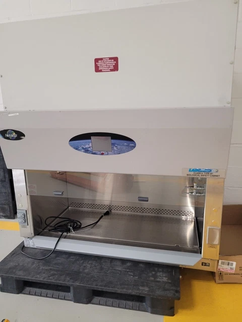 NuAire LabGard NU-427 -400 Class II Type B1 BioSafety Cabinet With Stand