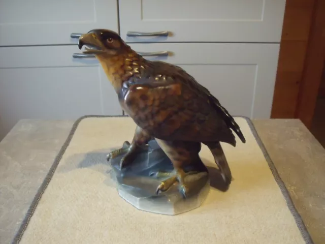 alte Porzellanfigur Greifvogel Adler / Bussard / Falke