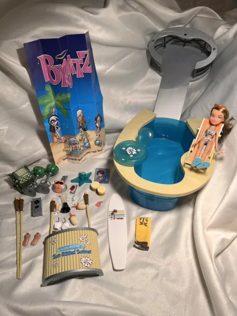 Sealed Bratz Hot Summer Dayz Cool Pool Playset W/ Fianna Doll