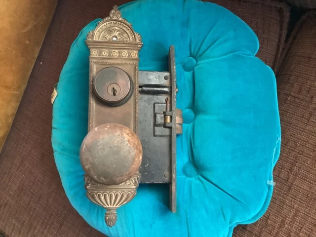 Antique Vtg Entrance Door Set Victorian / Eastlake Backplate Knob Mortise Lock
