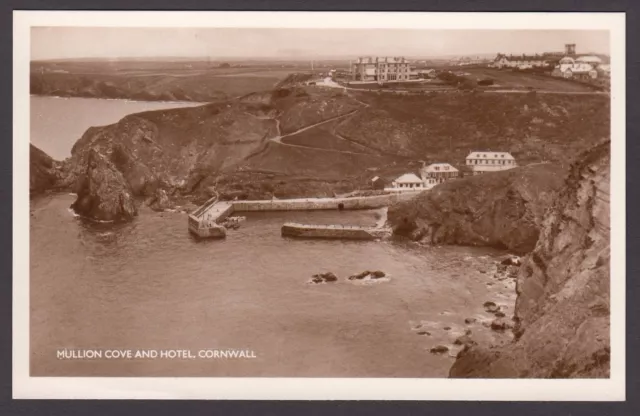 Postcard Mullion Cove and Hotel near Helston Cornwall RP