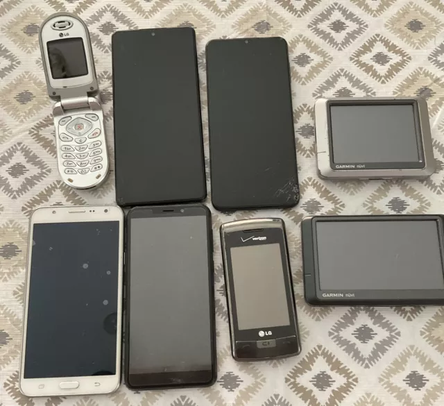Lot Of 8 Old Phones And For Parts