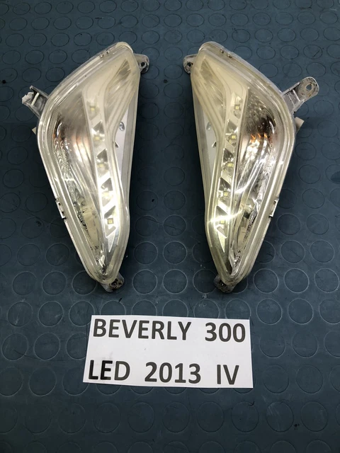 Coppia Frecce Anteriori Piaggio Beverly Ie 300 Led  2011 2016
