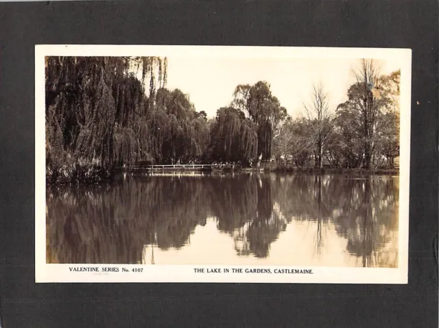 B2342 Australia V Castlemaine Lake in the Gardens Valentines RP vintage postcard