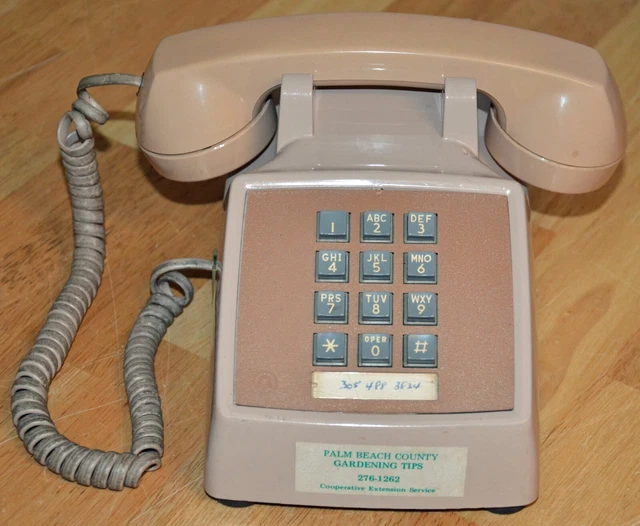 Teléfono de escritorio con botón pulsador vintage Western Electric 2500 mm beige bronceado sin probar