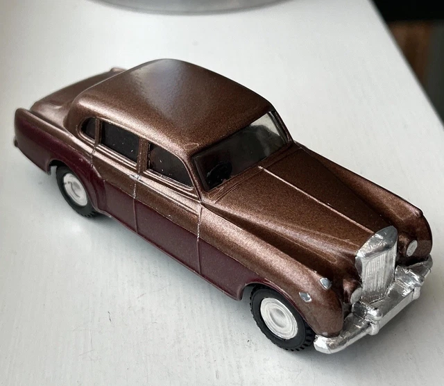 VOITURE D'EXCEPTION présente LA BENTLEY 4.5 LITRES n°33 EDITIONS ATLAS