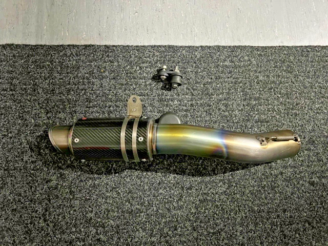 SUZUKI GSXR 1000 Titanium & Carbon Racefit Growler 2012-2016 