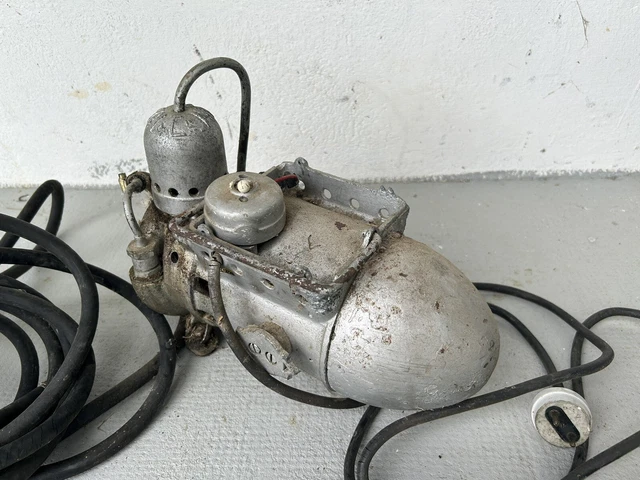 ANCIEN GONFLEUR DE Camping EUR 6,00 - FR