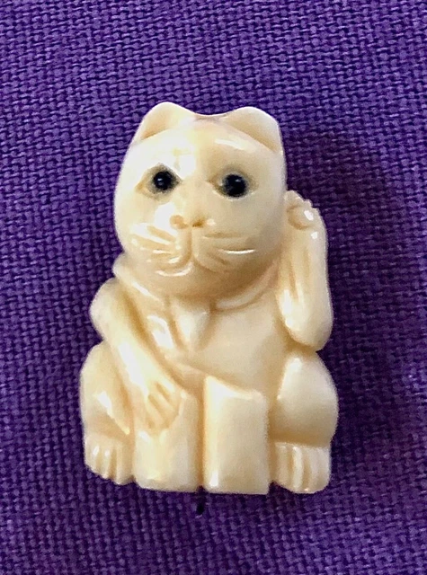Carved Lucky Cat Pendant Bead 26 mm x 17 mm