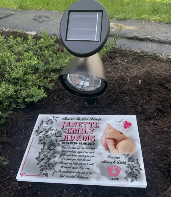 Tumba de bebé pequeño monumento conmemorativo, lápida de acrílico con luz solar, personalizada.