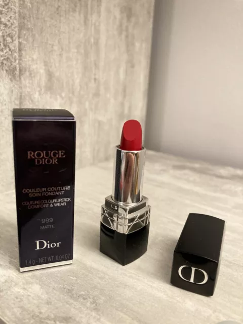 Mini lápiz labial Rouge Dior Couture color 999 mate de lujo talla 1,4 g de viaje