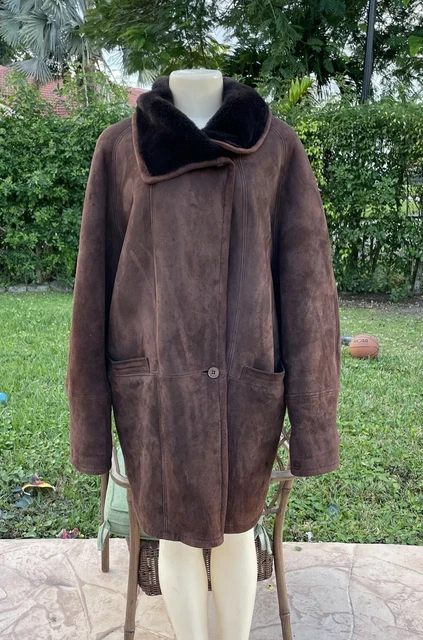 NEUS ACCENSI BROWN 2 BUTTON SPANISH LAMB SHEARLING COAT Sz XS MADE IN SPAIN NEUS ACCENSI BROWN 2 BUTTON SPANISH LAMB SHEARLING COAT Sz XS MADE IN SPAIN