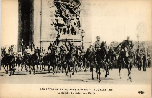 CPA AK Militaire - Les Fetes de la Victoire a Paris - Le Defile - 1919 (695550)