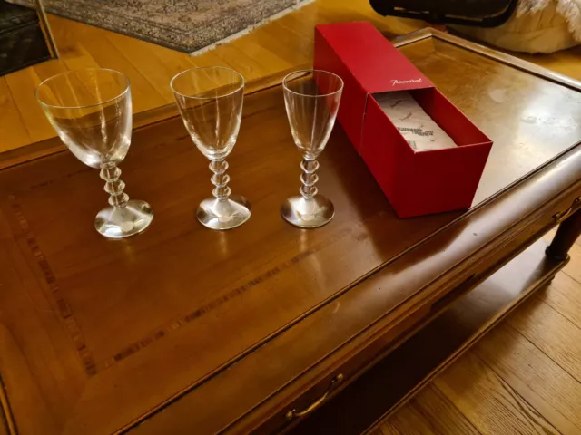 26 verres modèle Véga N°2, 3 et 4 en cristal de Baccarat (prix à la pièce)