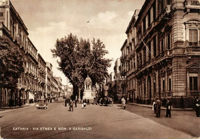 A8957) Catania Via Etnea Monumento A Garibaldi Diana Animata Viaggiata