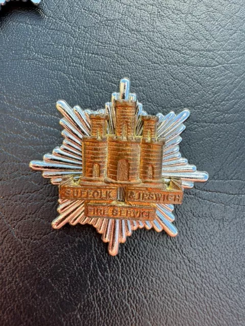 OBSOLETE Suffolk & Ipswich Fire Service Brigade Enamel Cap Hat Uniform Badge