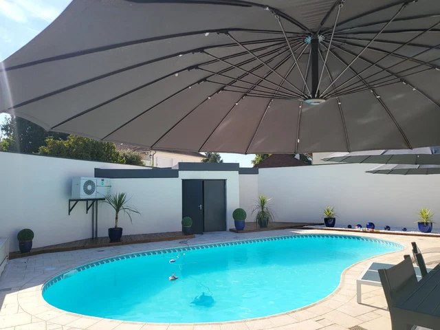 Maison d'architecte avec Piscine à 5 min VICHY Piscine 399000 EUR 2