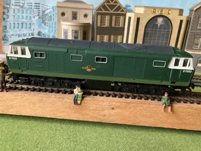 Triang Hornby Klasse 35 Hymek in BR grün läuft gut toller Zustand R074 OO Skala 3