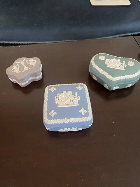Wedgewood Jasperware Bundle 3 Pieces In Excellent condition