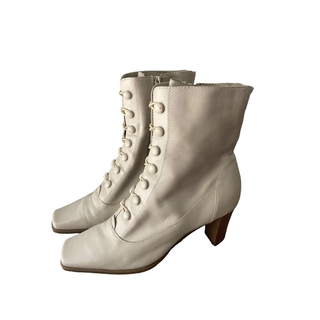 Markon Womens Newton Victorian Button Leather Mid  Calf  Ivory Size 6 Shoes