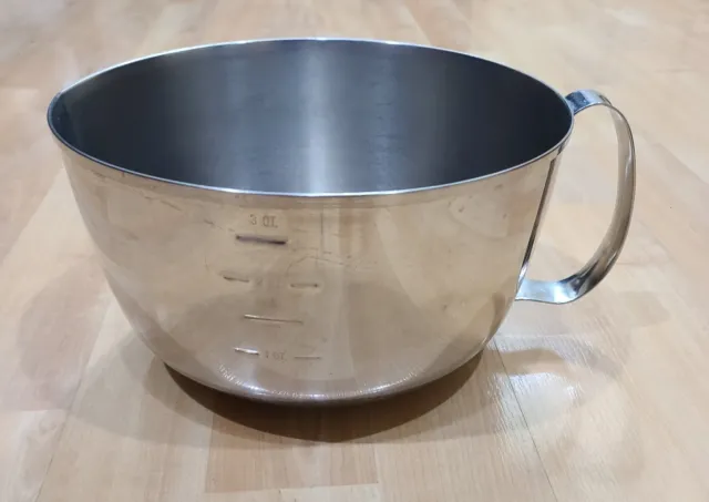 Vintage West Bend 3 Quart Stainless Steel Measuring Cup/Batter/Mixing Bowl