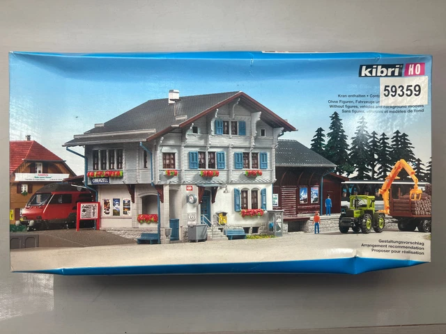 Modernes Wohn- und Geschäftshaus, Kibri 8113 (1964