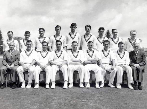 Photo Ancienne – Équipe De Cricket MCC Avec Le Nizam D'Hyderabad, 1952