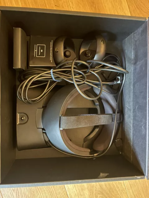 Meta Oculus 301-00178-01 Rift S VR Headset